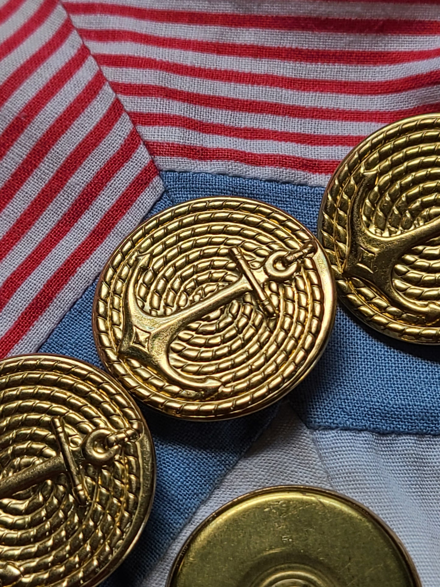 Large Anchor Buttons - Gold