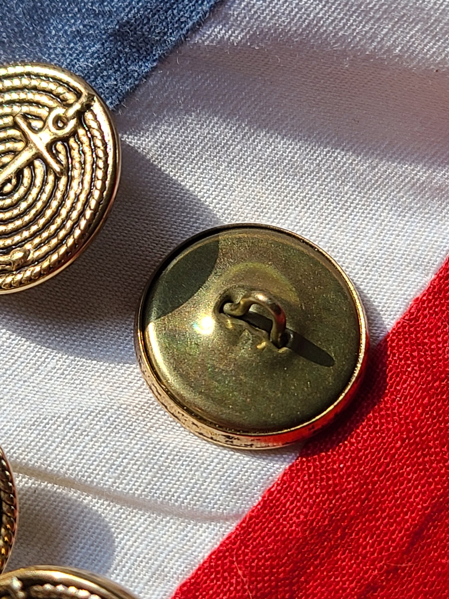 Small Anchor Buttons - Gold/Black