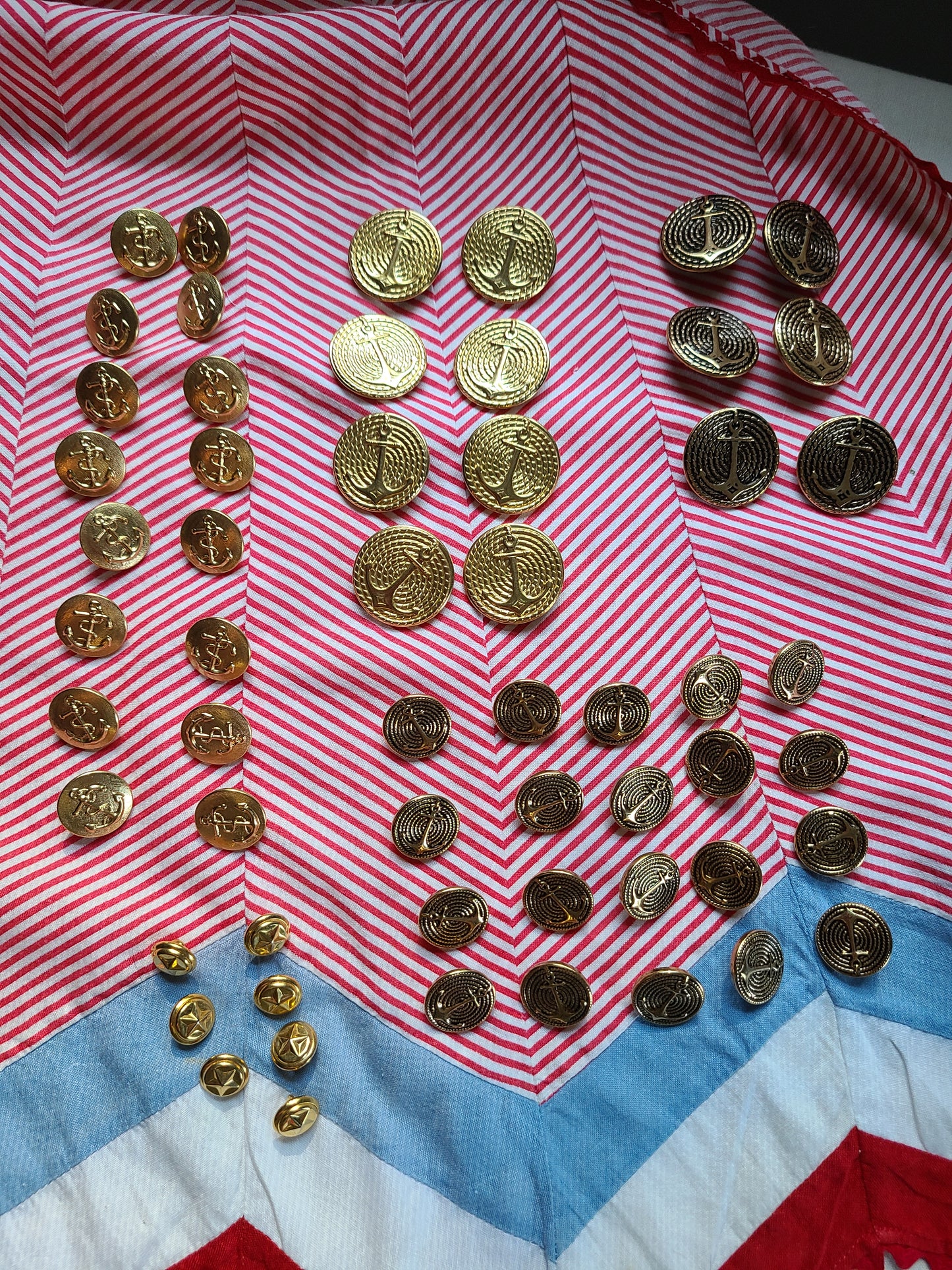 Small Anchor Buttons - Gold/Black