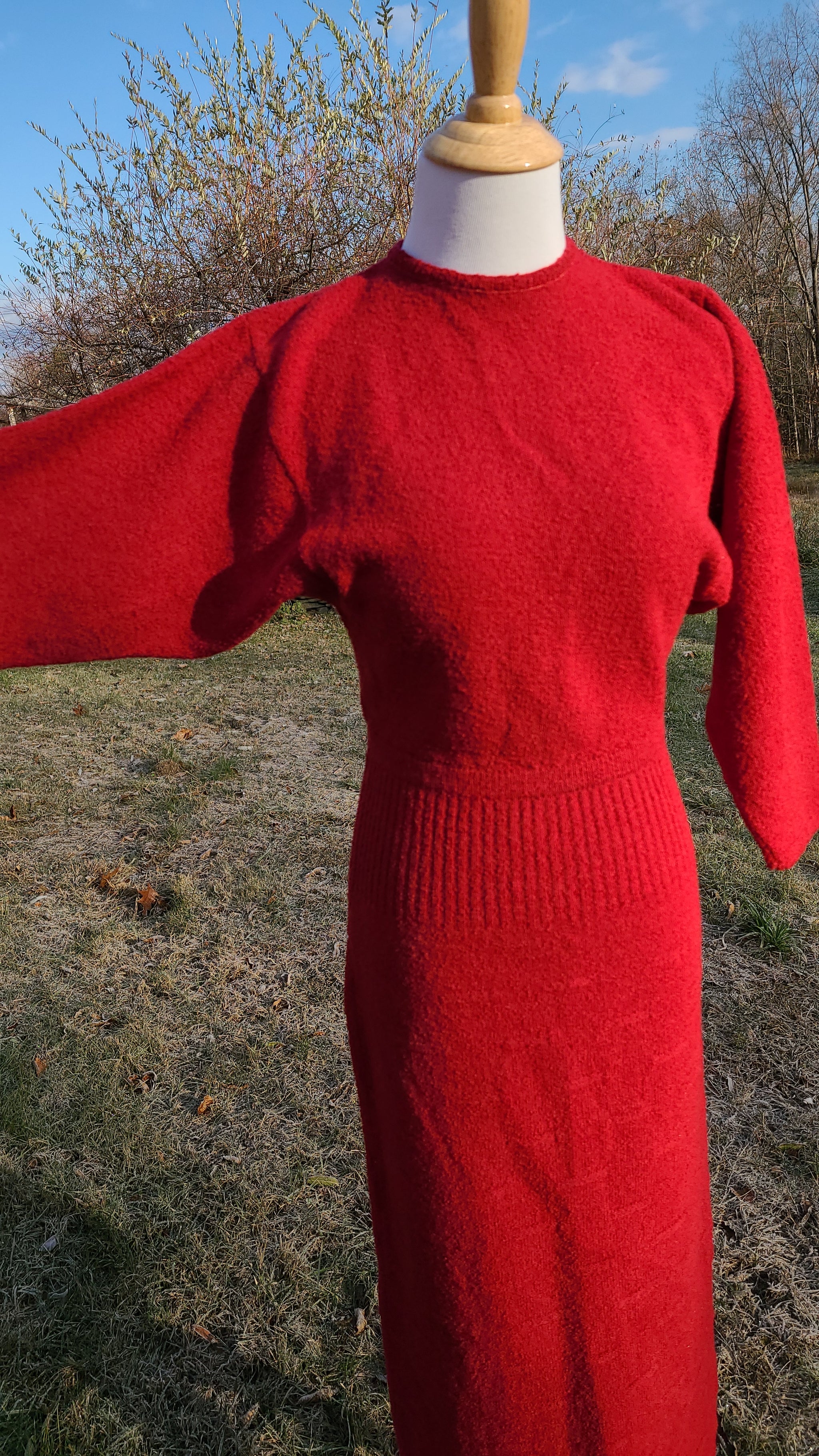 Vintage 1950s Red Knit Dress At the Sign of the Golden Scissors Vintage 1950s Red Knit Dress At the Sign of the Golden Scissors