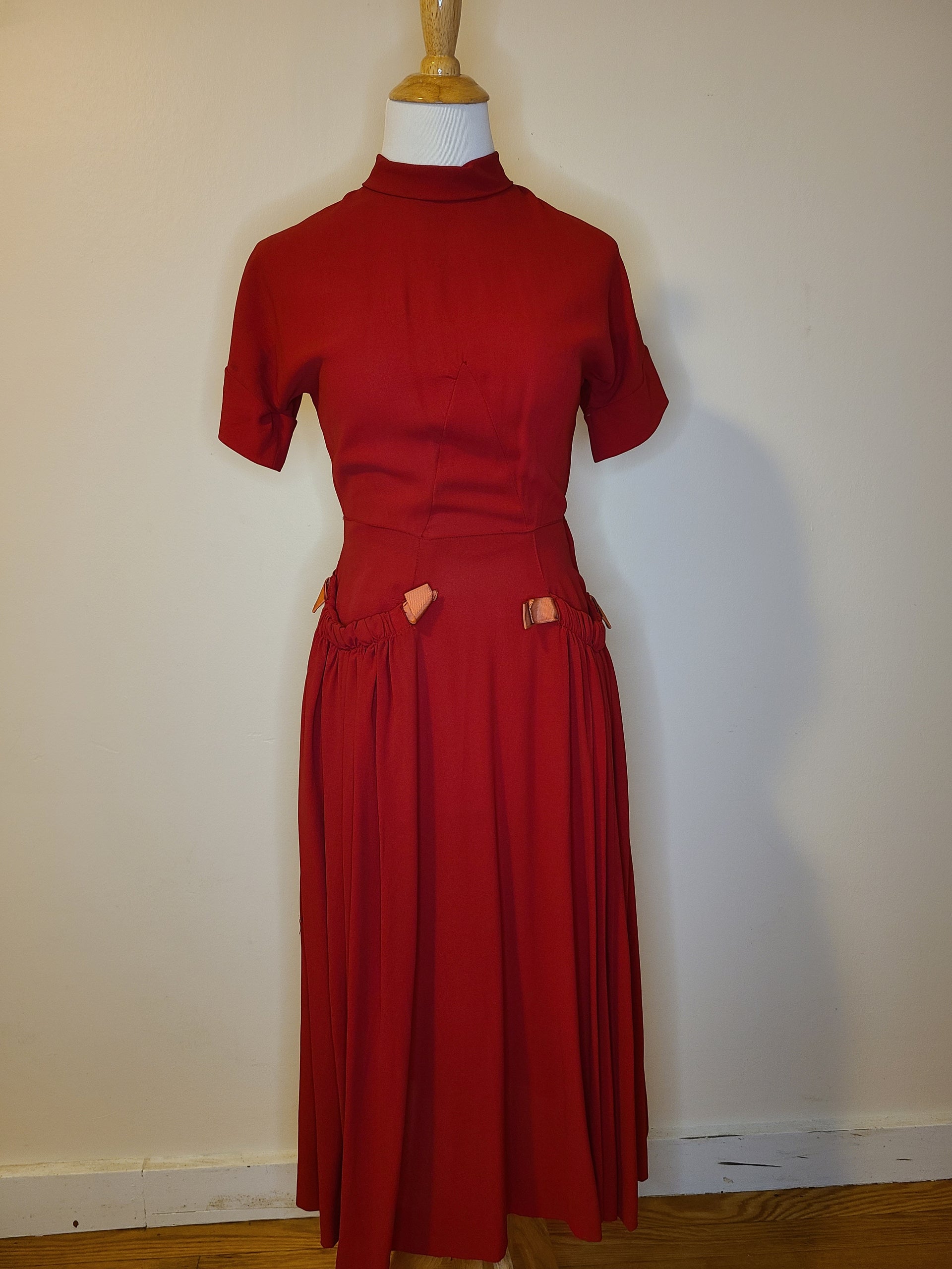 1940 dress 1940s Red – At the Sign of the Golden Scissors Cottagecore Dress - White pleats at the shoulder Occasion:WEDDING Size:40/46 (M)