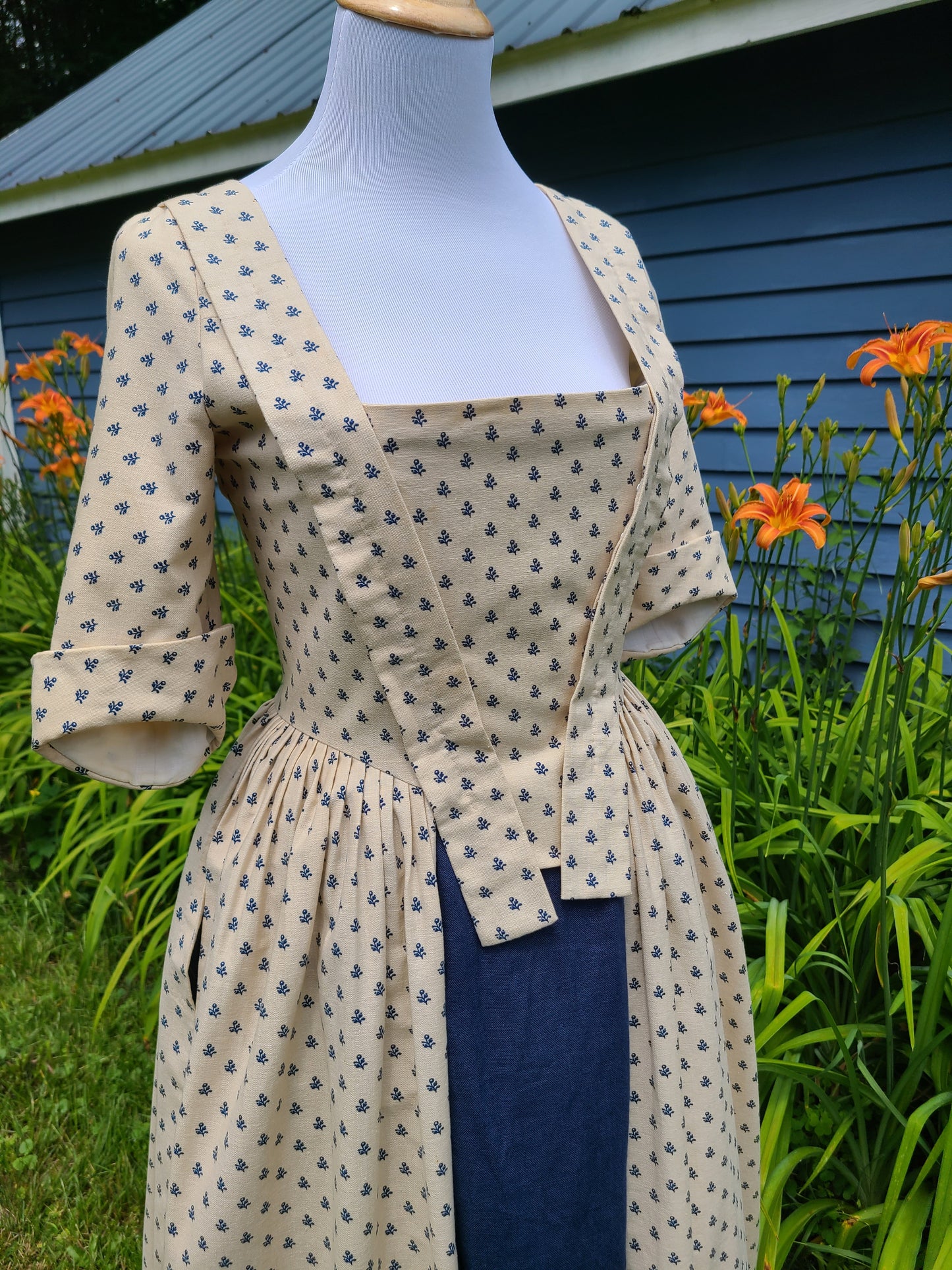 1770s Silly Sisters Gown and Petticoat