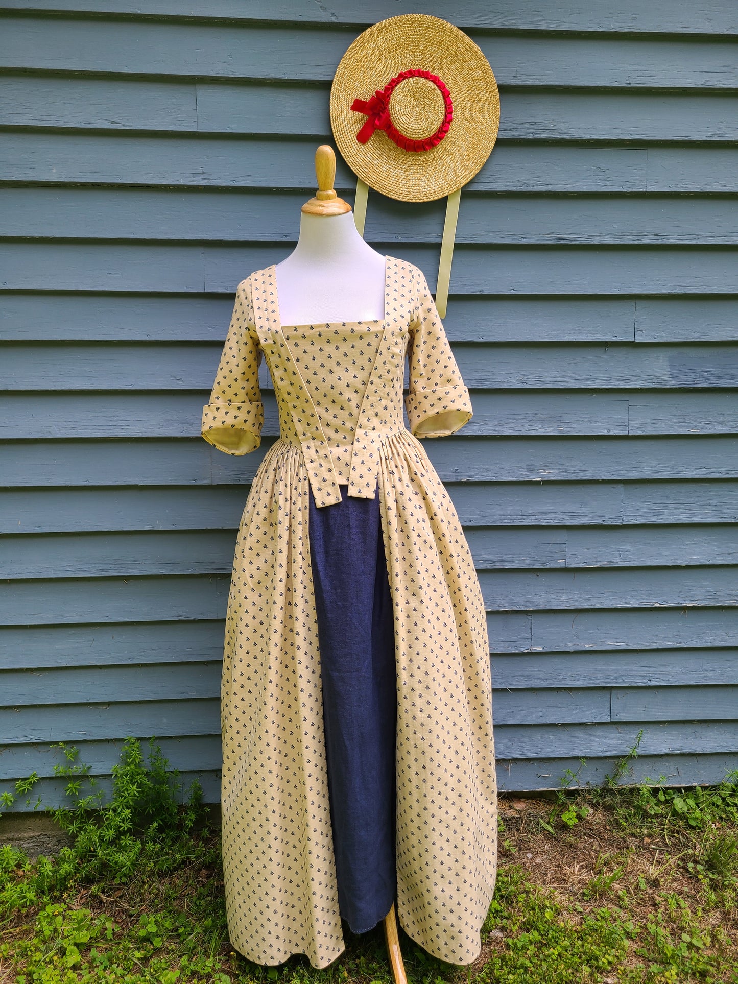 1770s Silly Sisters Gown and Petticoat