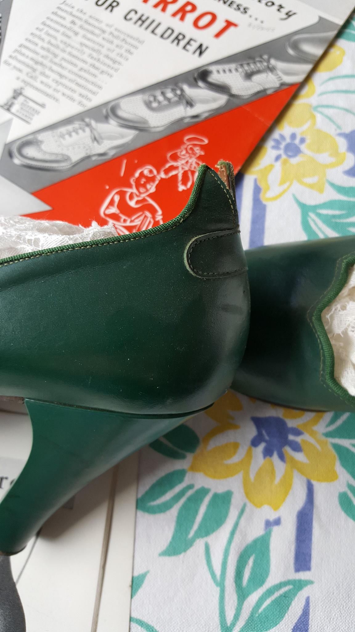 Vintage 1940s Green Shoes