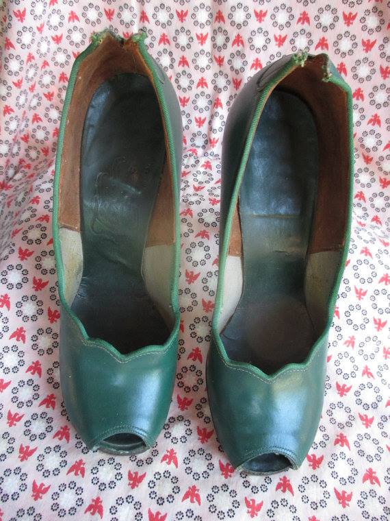 Vintage 1940s Green Shoes