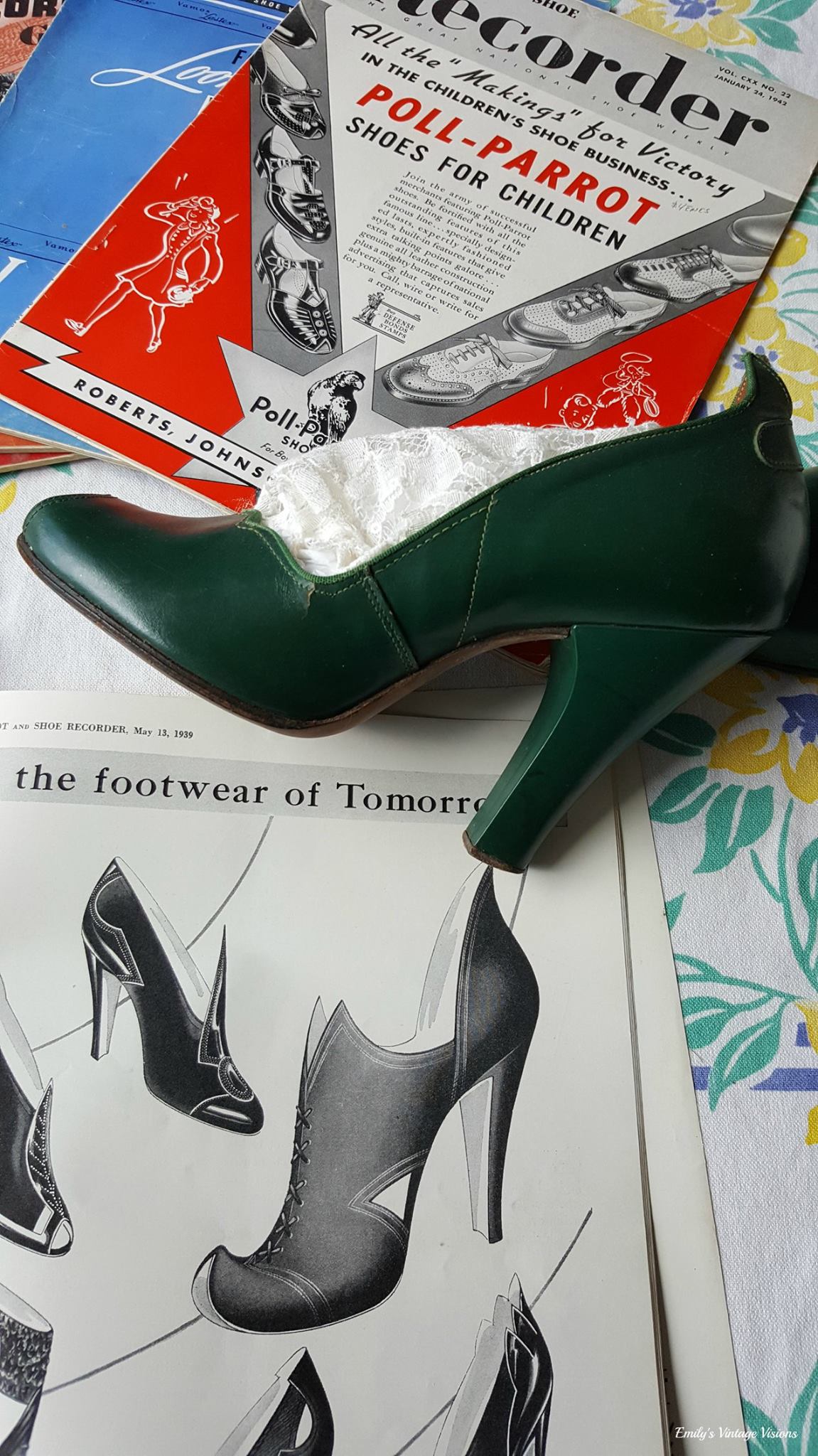Vintage 1940s Green Shoes