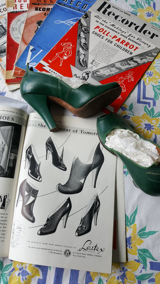 Vintage 1940s Green Shoes