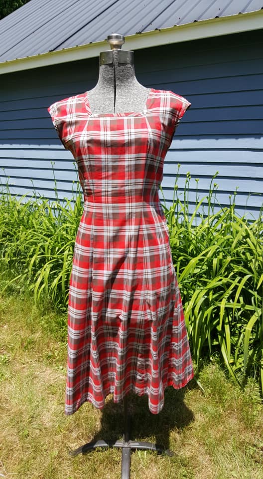 Vintage 1940s Red Plaid Dress At the Sign of the Golden Scissors Vintage 1940s Red Plaid Dress At the Sign of the Golden Scissors