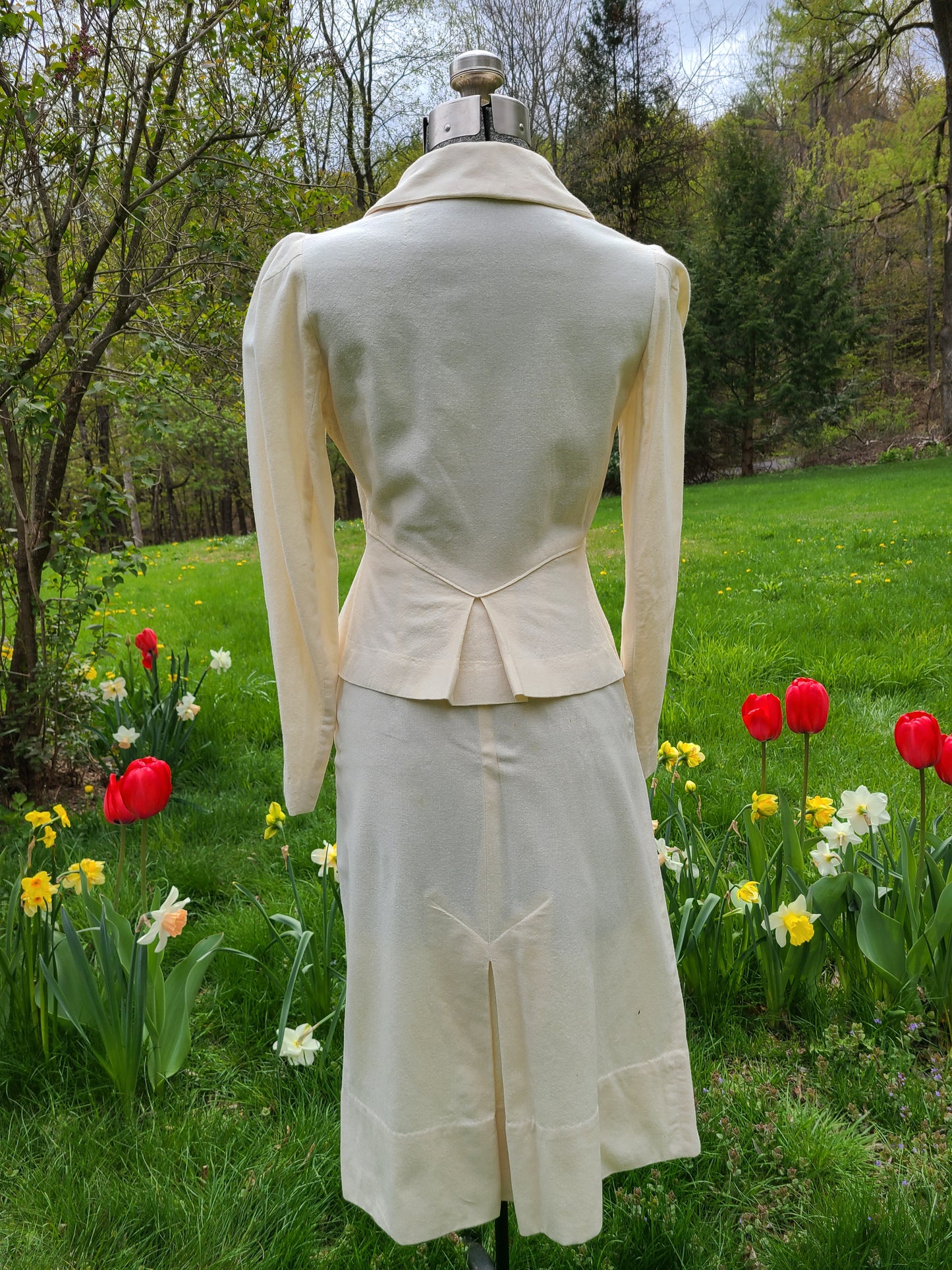 Vintage 1930s Cream Wool Suit
