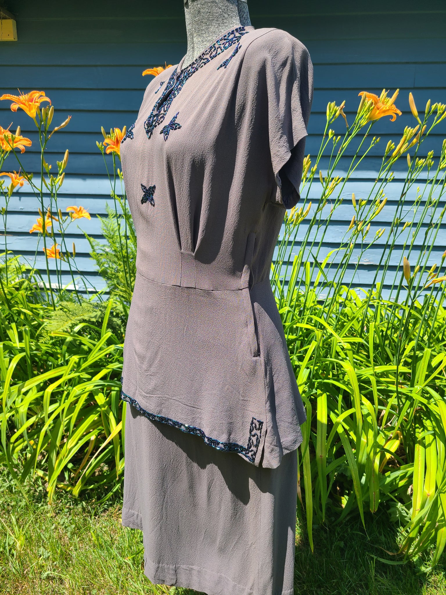 Vintage 1940s Dress - Beaded Crepe At the Sign of the Golden Scissors Vintage 1940s Dress - Beaded Crepe At the Sign of the Golden Scissors