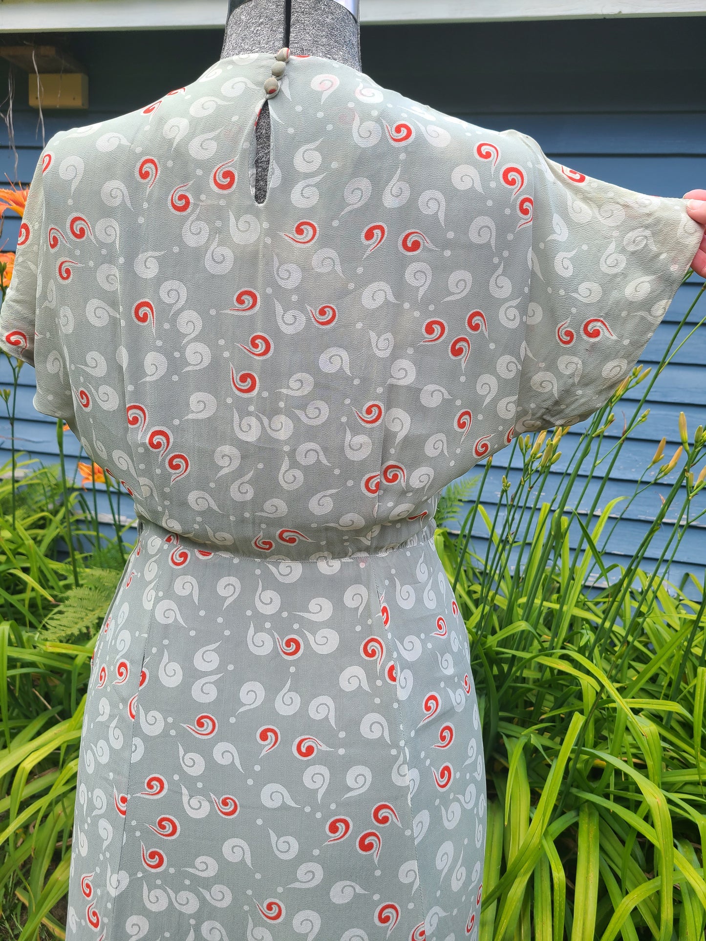 Vintage 1940s Dress - Red/Gray Novelty Print