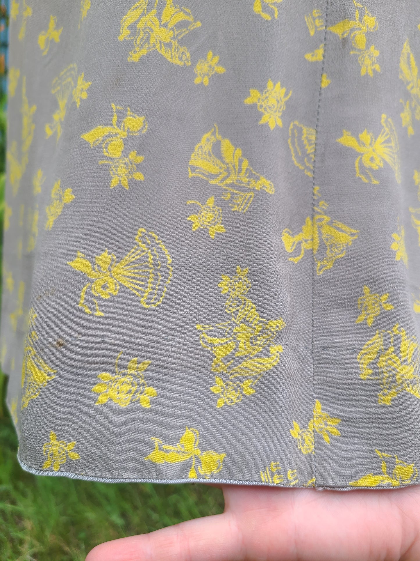Vintage 1940s Dress - Gray/Yellow Novelty Print