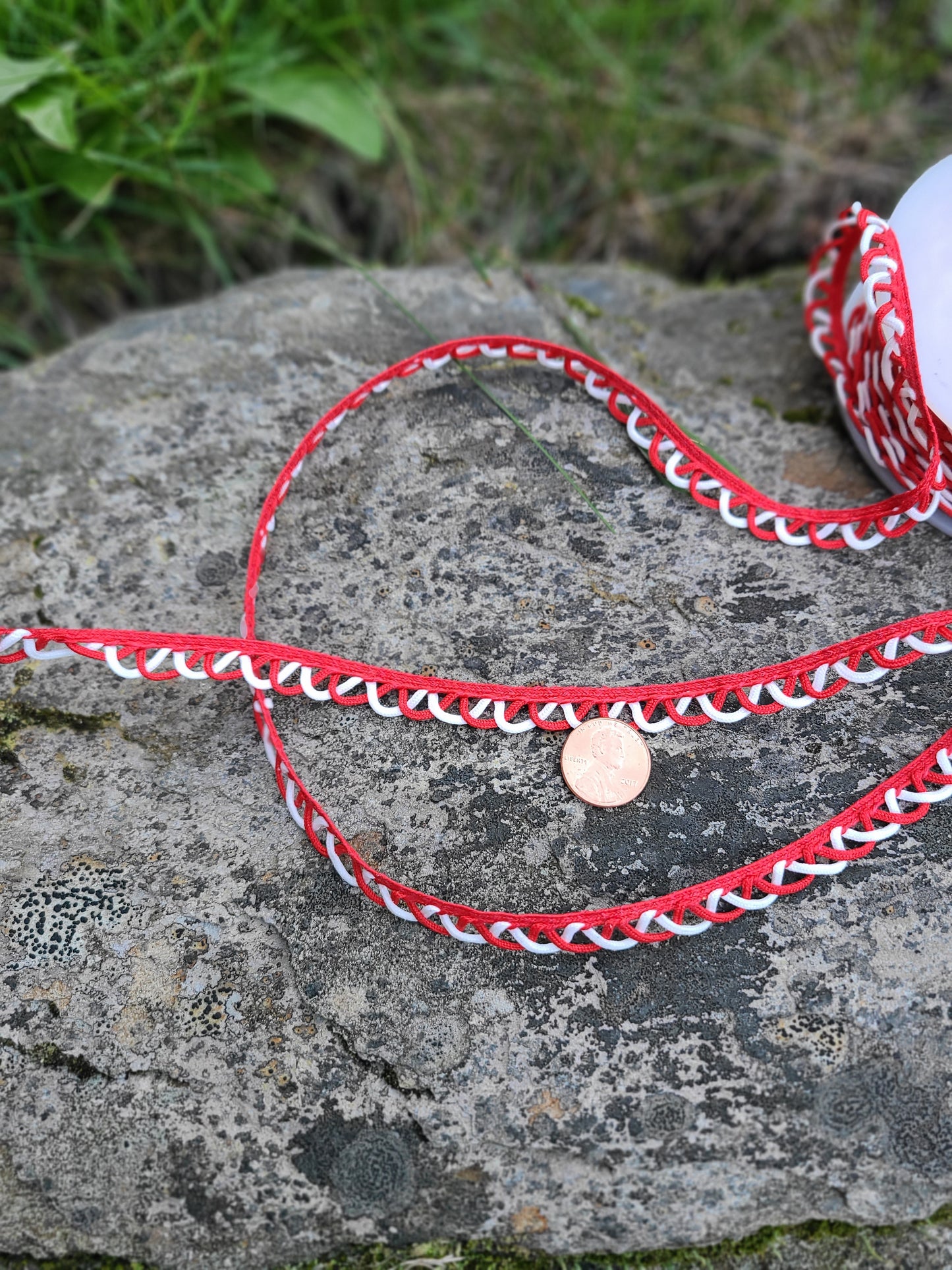 Vintage Trim - Red/White Loop